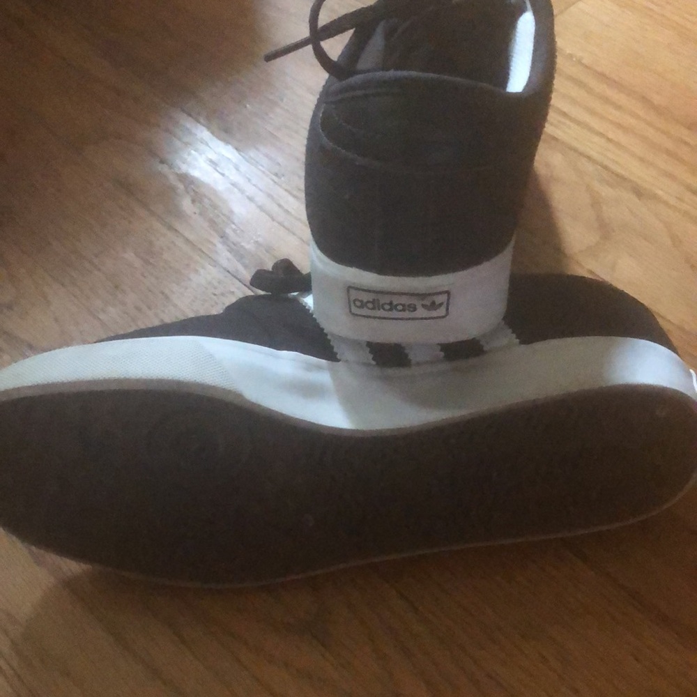 Adidas Skater Shoe - Picture 3 of 5